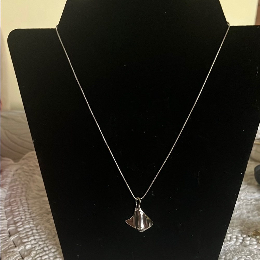 Minimalist Silver Sting Ray Necklace